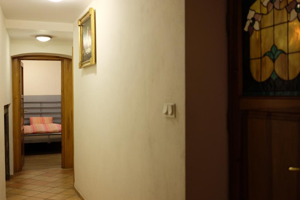 Academus Pub & Guest House ヴロツワフ エクステリア 写真