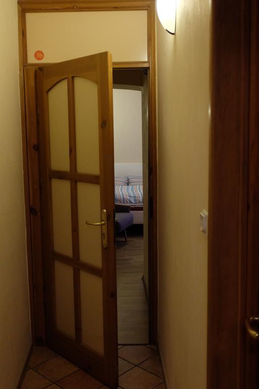 Academus Pub & Guest House ヴロツワフ エクステリア 写真